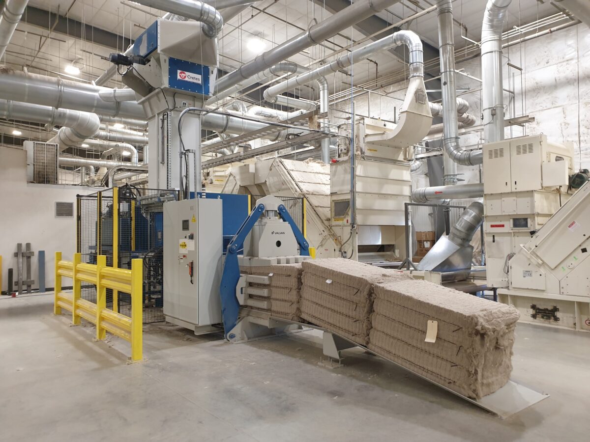 Condenser air separator 101