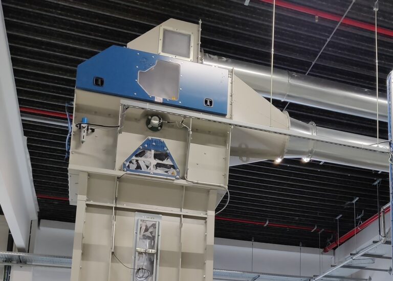 Condenser air separator 02